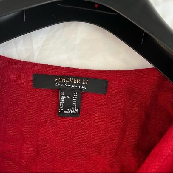 Red Top - Picture 2 of 2